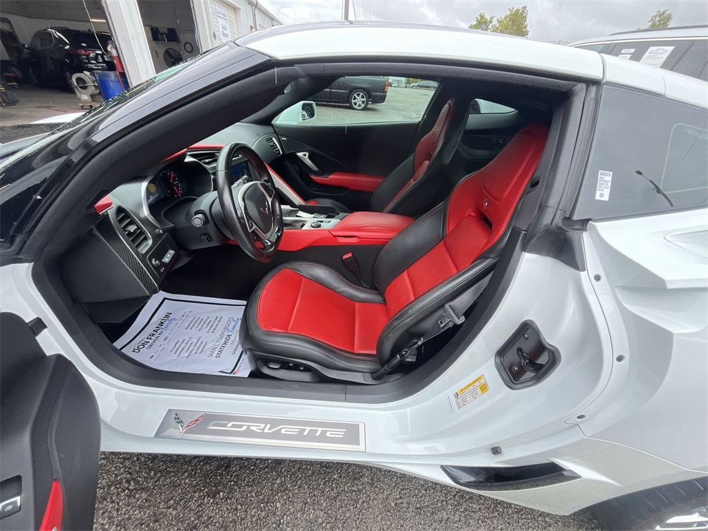 2016 Chevrolet Corvette Z06 2LZ Coupe photo 11