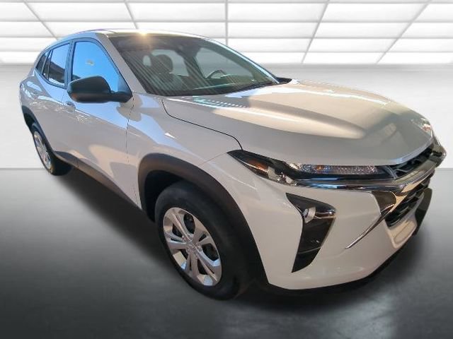 2024 Chevrolet Trax LS's photo