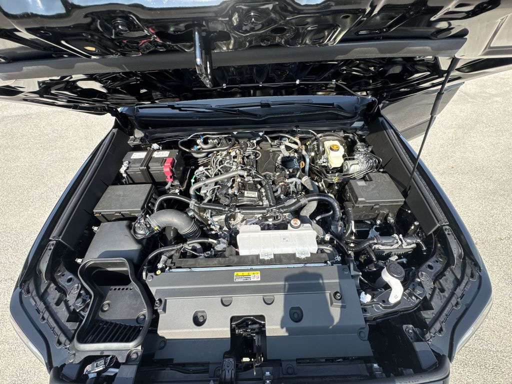 2025 Toyota Tacoma TRD Off-Road photo 17