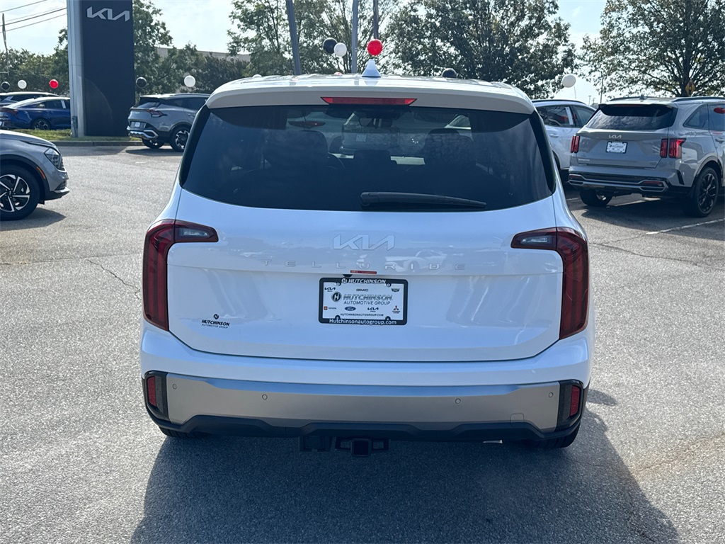 2025 Kia Telluride LX photo 3