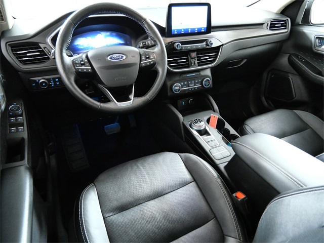 2020 Ford Escape Titanium photo 3