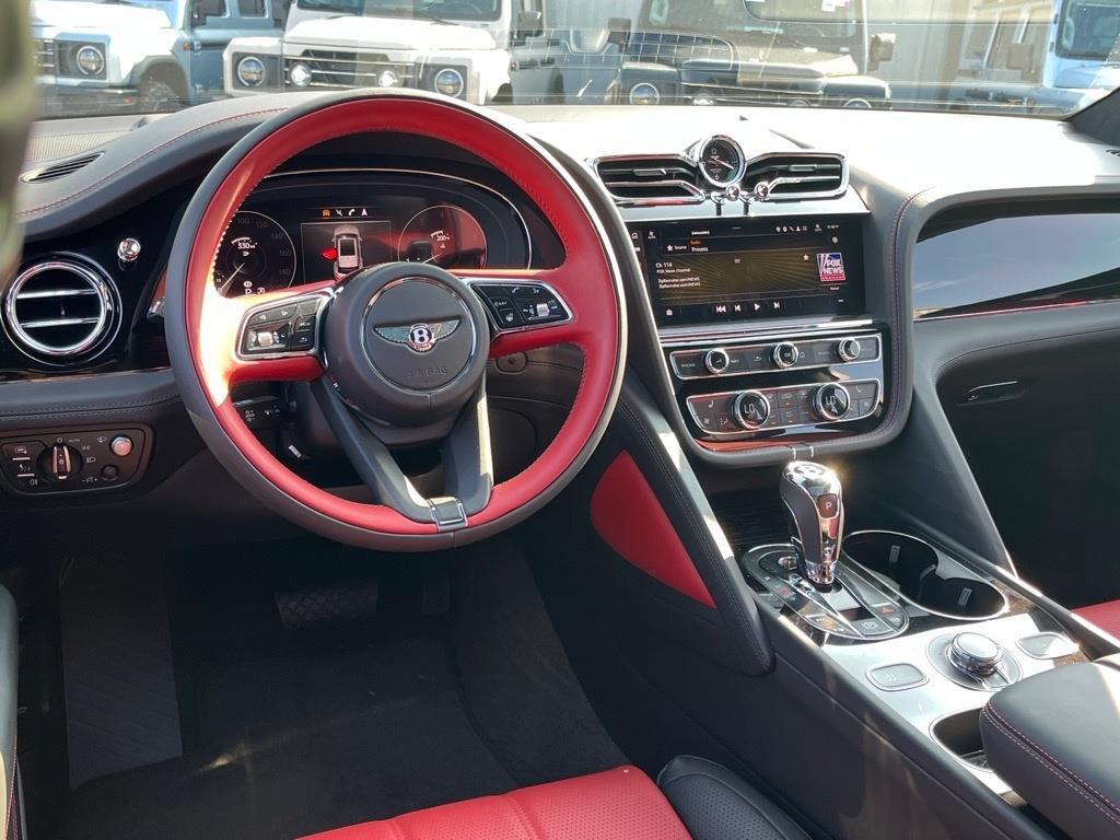 2023 Bentley Bentayga S photo 3
