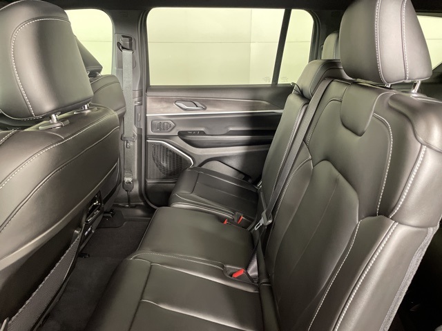 2025 Jeep Grand Cherokee Limited photo 31