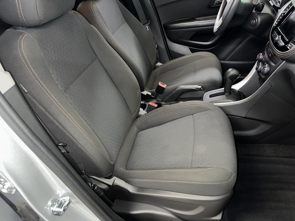 2022 Chevrolet Trax LS photo 22