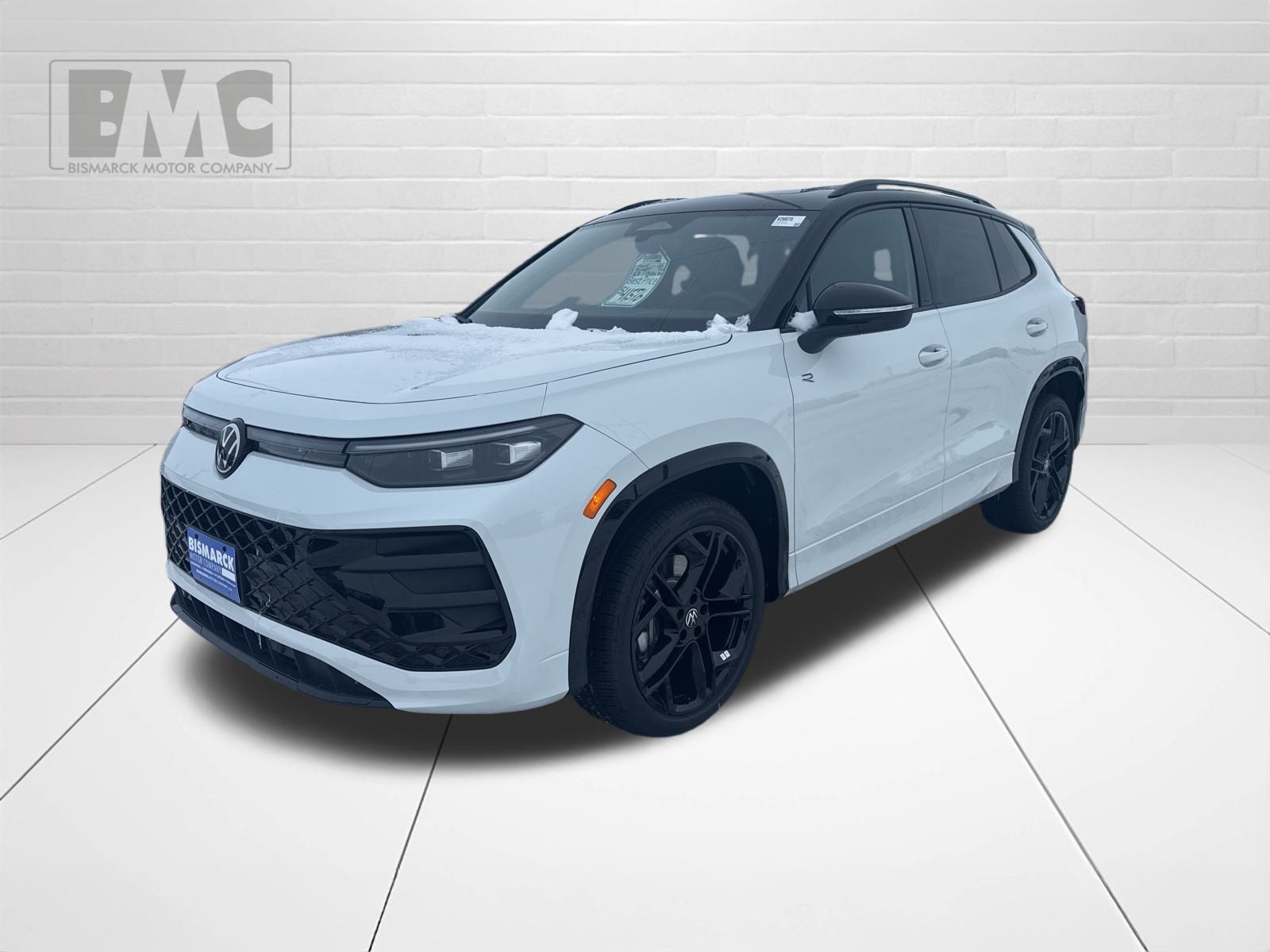 2026 Volkswagen Tiguan SE R-LINE BLACK's photo