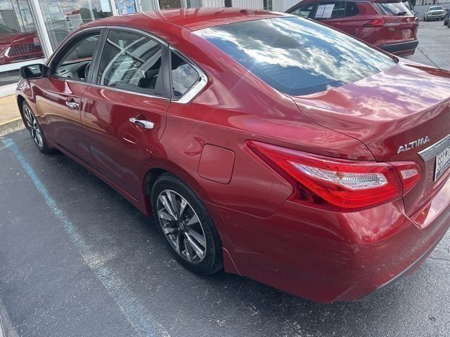 2016 Nissan Altima 2.5 SV photo 11