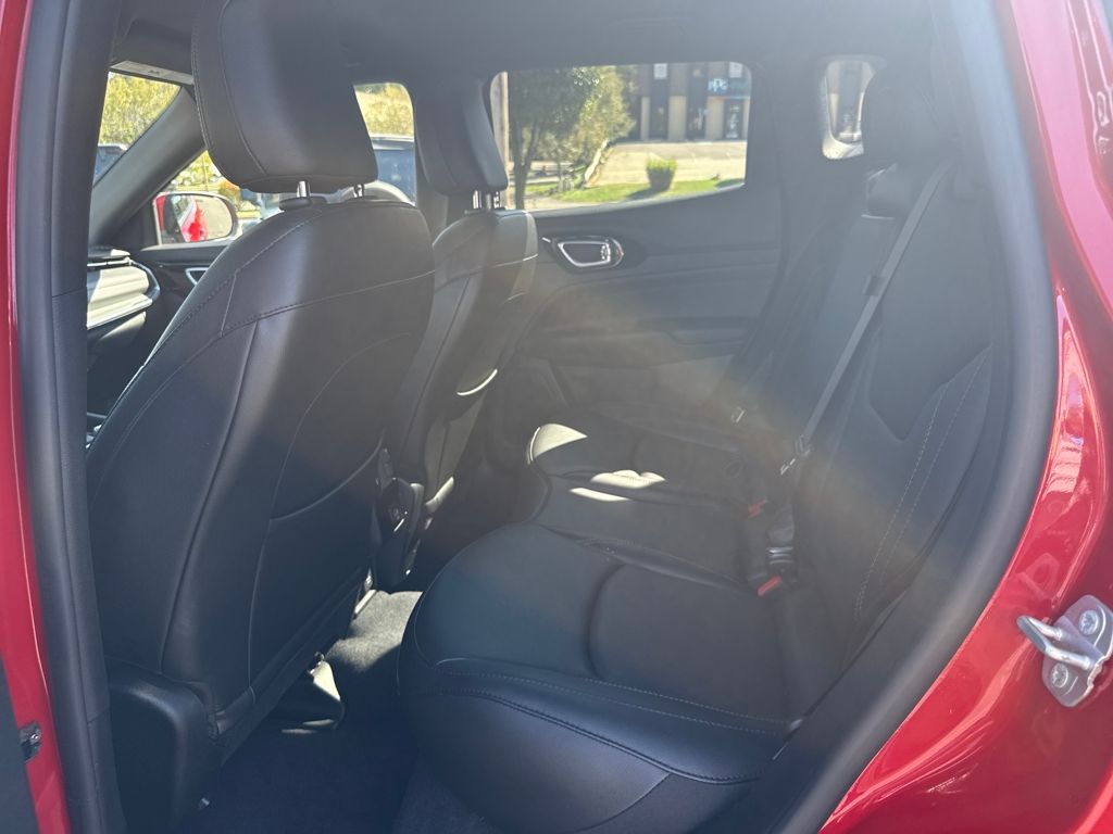 2022 Jeep Compass Limited photo 21
