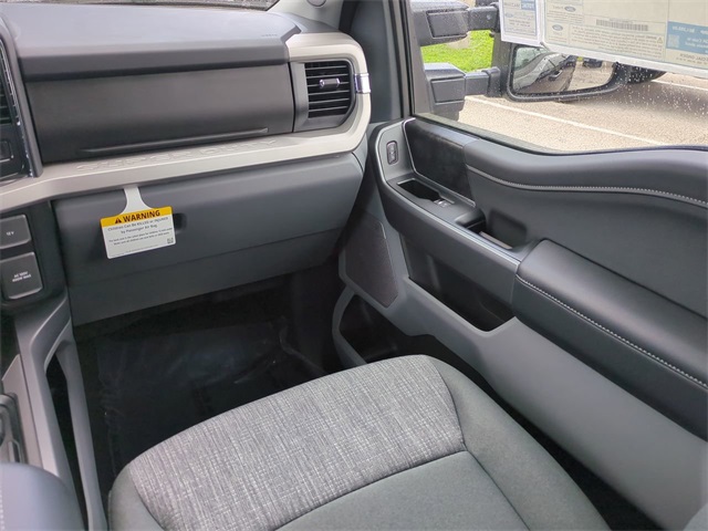 2026 Ford F-350 photo 16