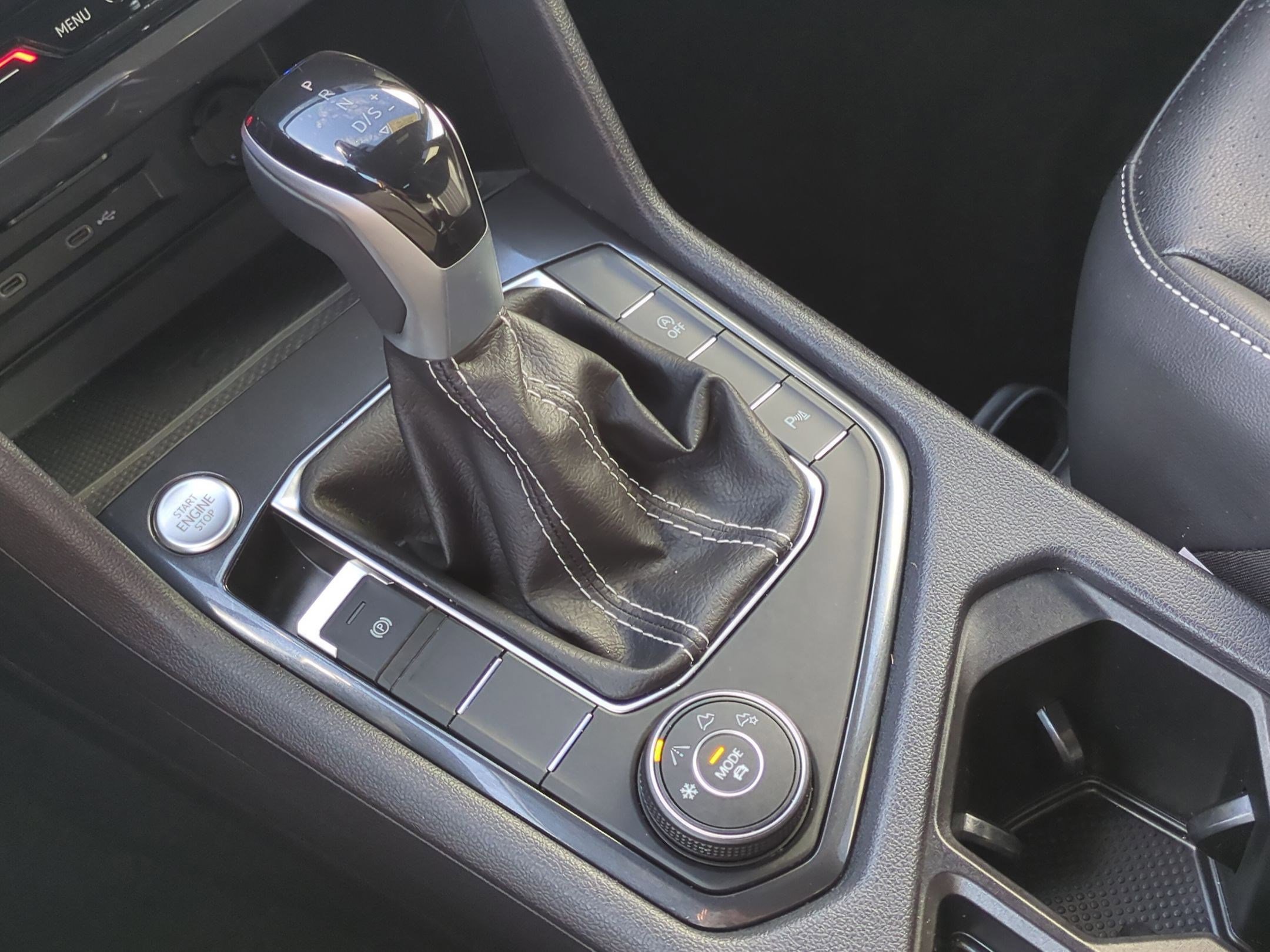 2024 Volkswagen Tiguan SE R-Line Black photo 18