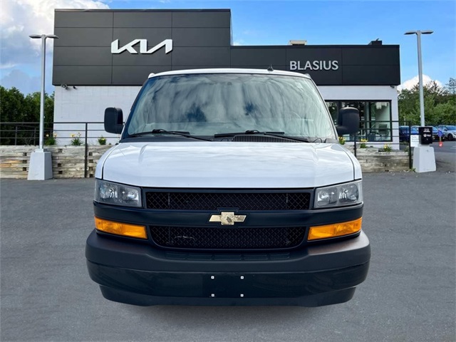 2022 Chevrolet Express 2500 LS Passenger photo 2