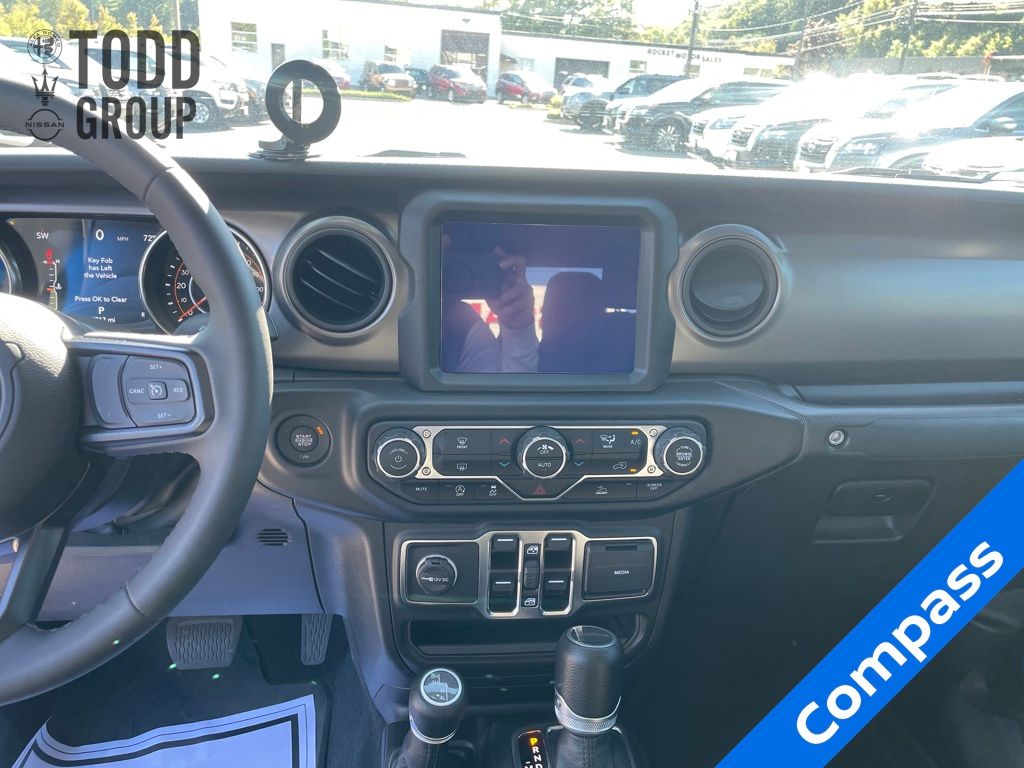 2023 Jeep Gladiator Willys photo 17