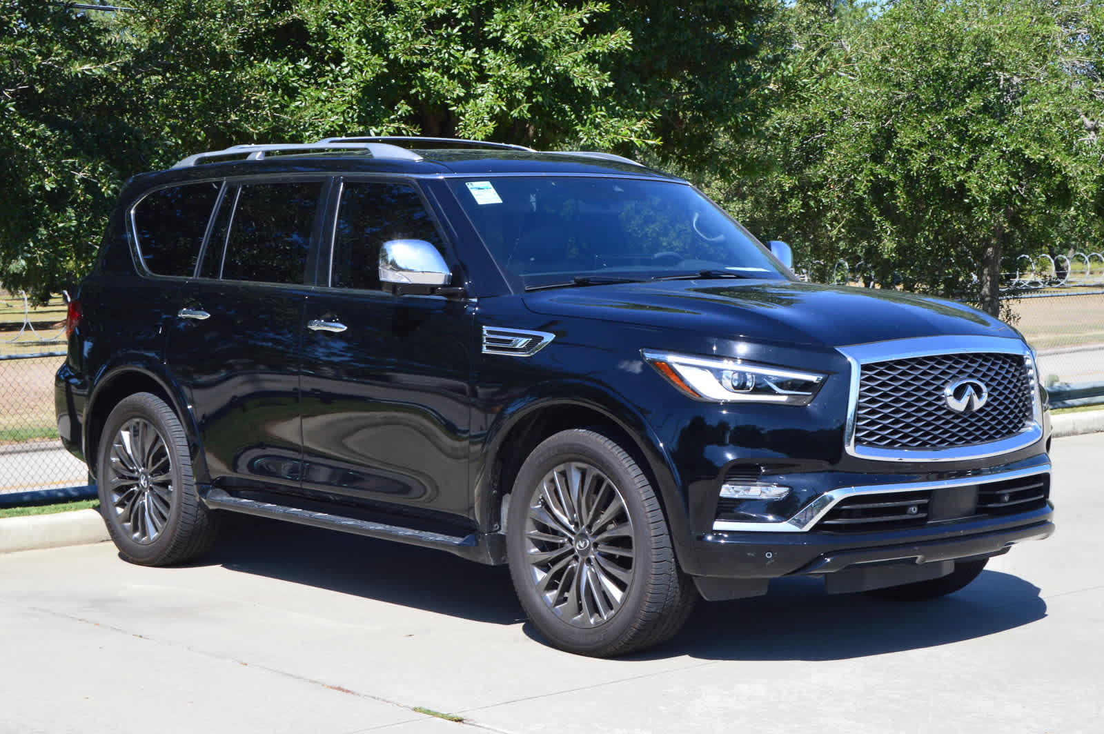 2023 Infiniti QX80 Sensory photo 3