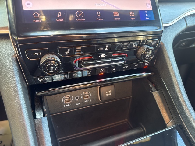 2025 Jeep Grand Cherokee Limited photo 20