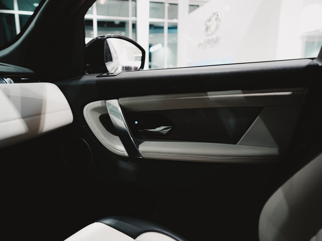 2023 Land Rover Discovery Sport S R-Dynamic photo 27