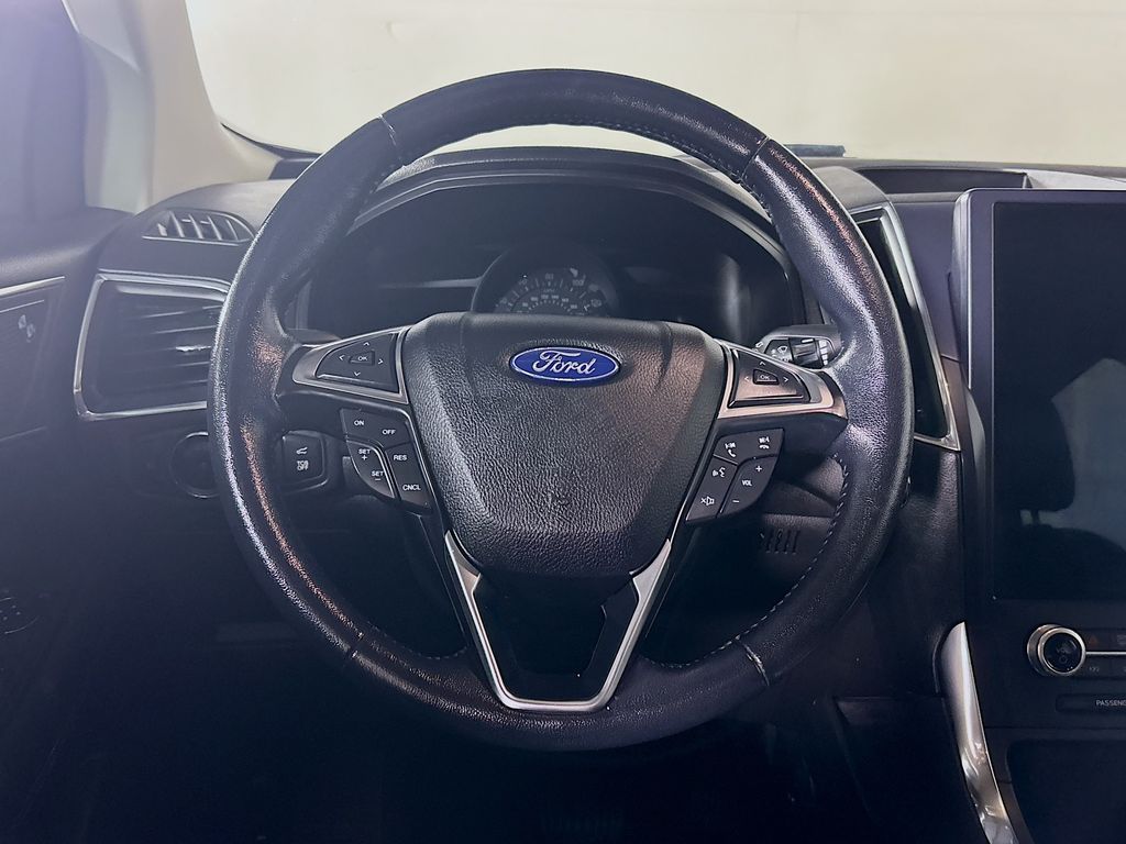 2022 Ford Edge Titanium photo 13