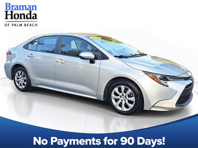 2024 Toyota Corolla LE's photo