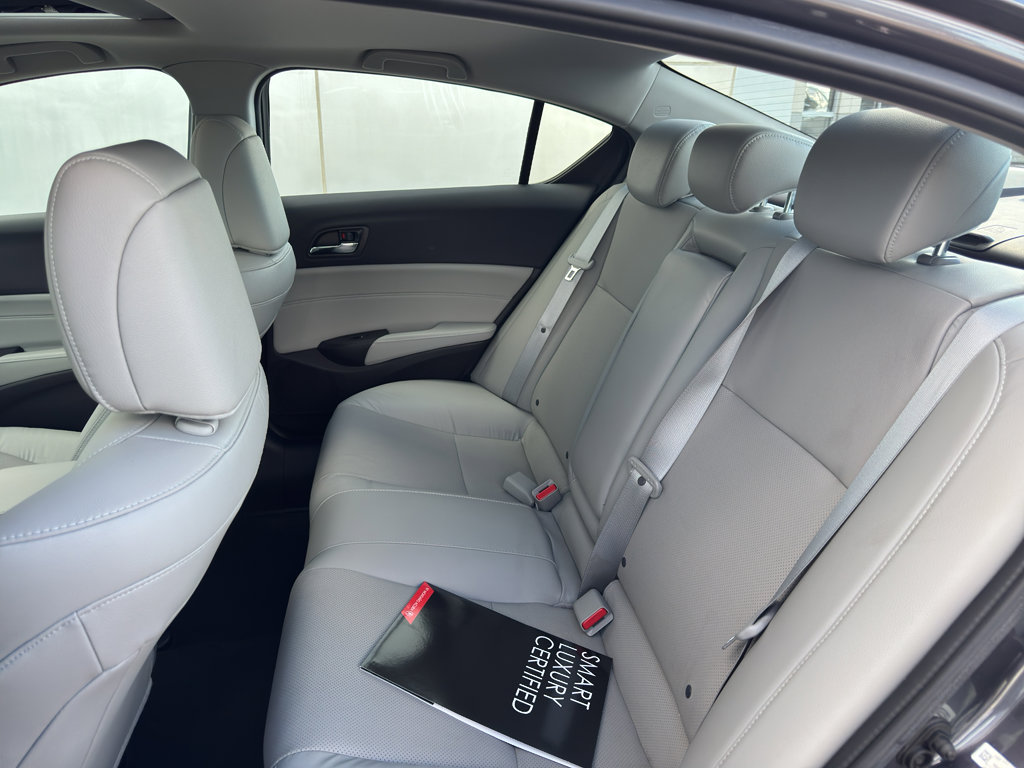 2018 Acura ILX Premium photo 15