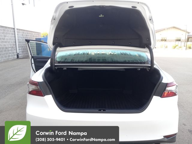2021 Toyota Camry LE photo 25