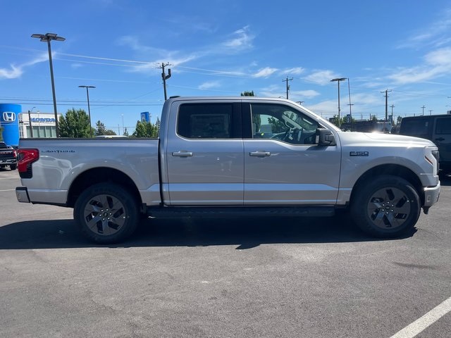 2025 Ford F-150 Lightning Flash photo 9