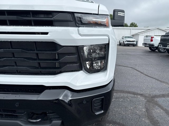 2025 Chevrolet Silverado 2500HD Custom photo 10