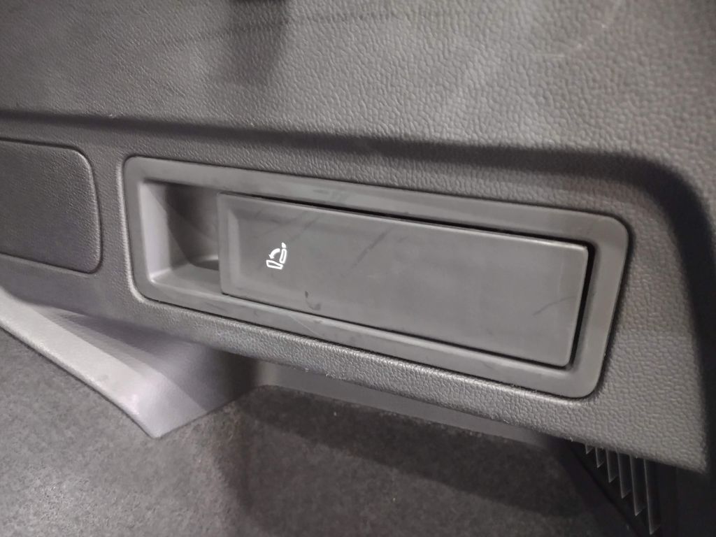 2024 Volkswagen Tiguan S photo 13