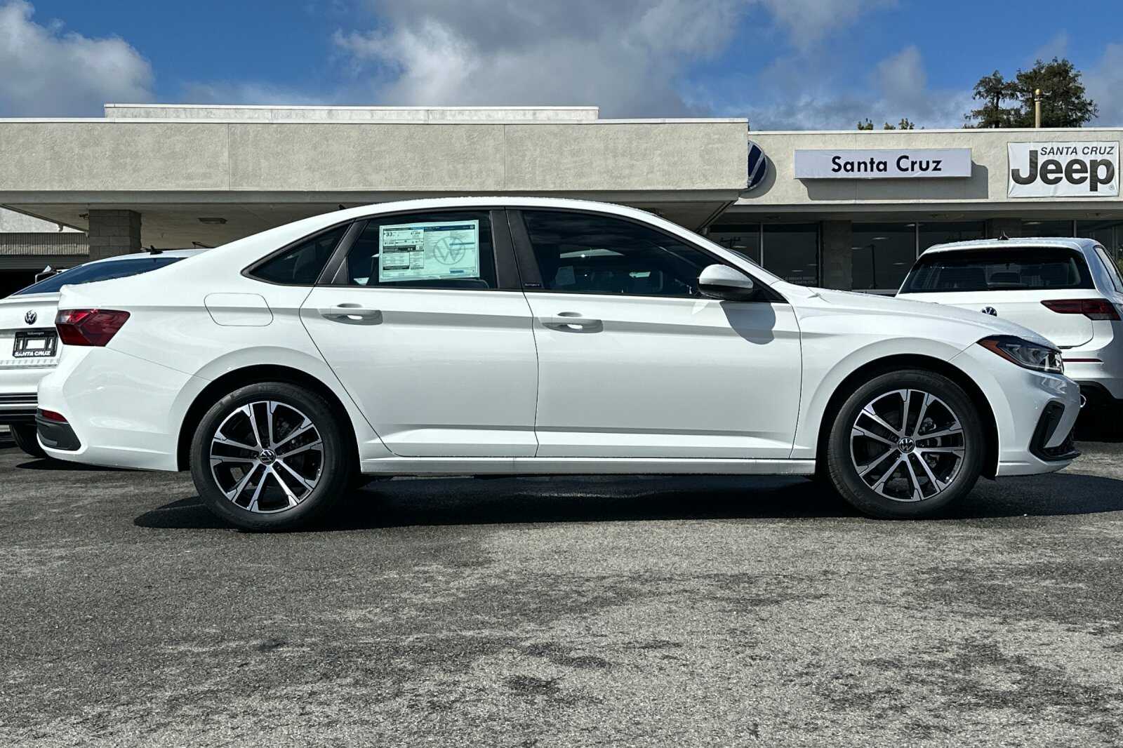 2026 Volkswagen Jetta 1.5T Sport photo 3