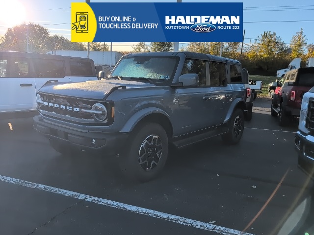 2025 Ford Bronco 4-Door Outer Banks's photo