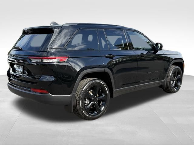 2025 Jeep Grand Cherokee Limited photo 4