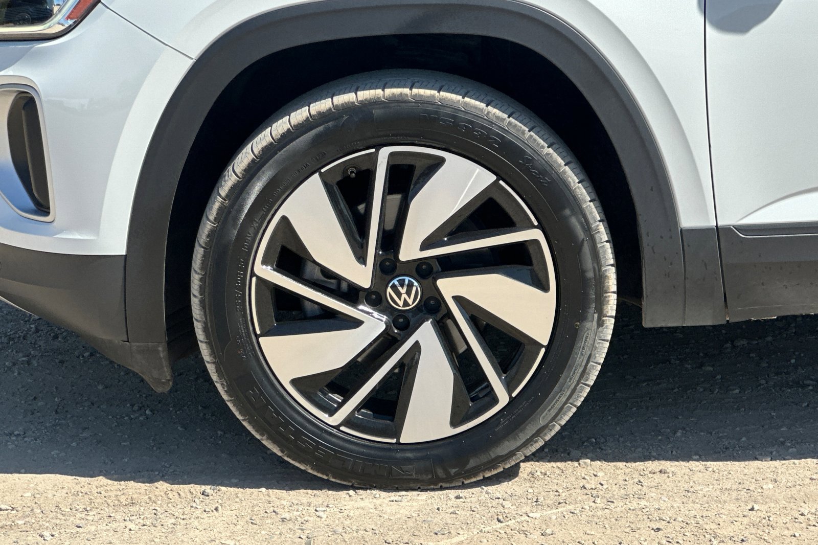 2024 Volkswagen Atlas SE Technology photo 25