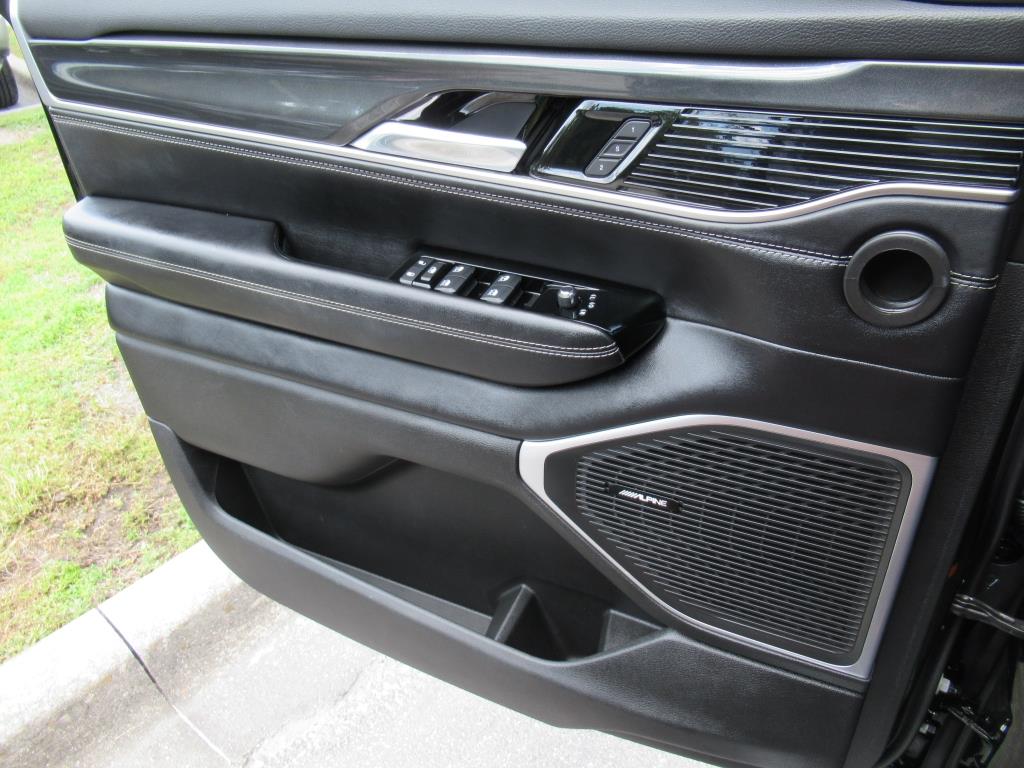 2023 Jeep Wagoneer L Base photo 19