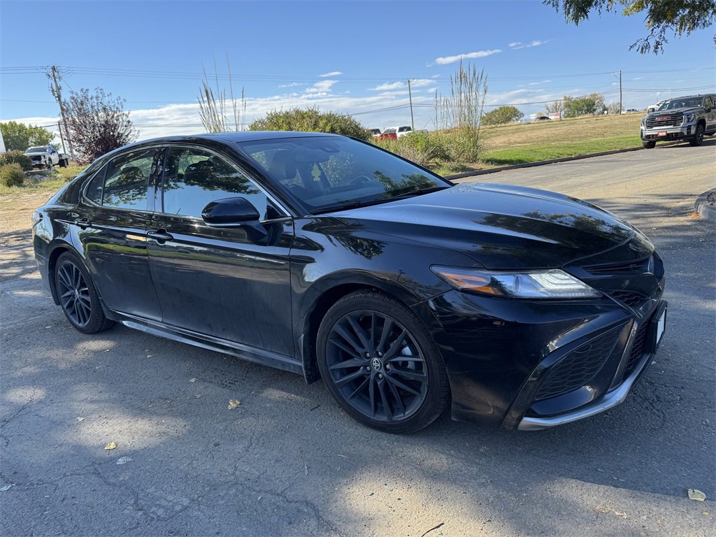 2024 Toyota Camry Hybrid XSE photo 3