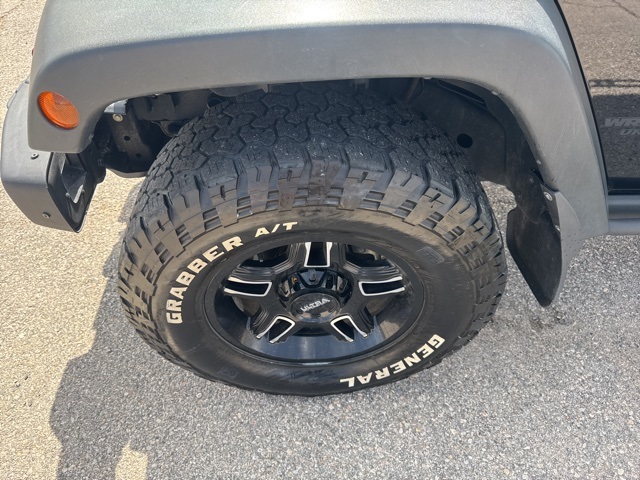 2014 Jeep Wrangler Unlimited Rubicon photo 13