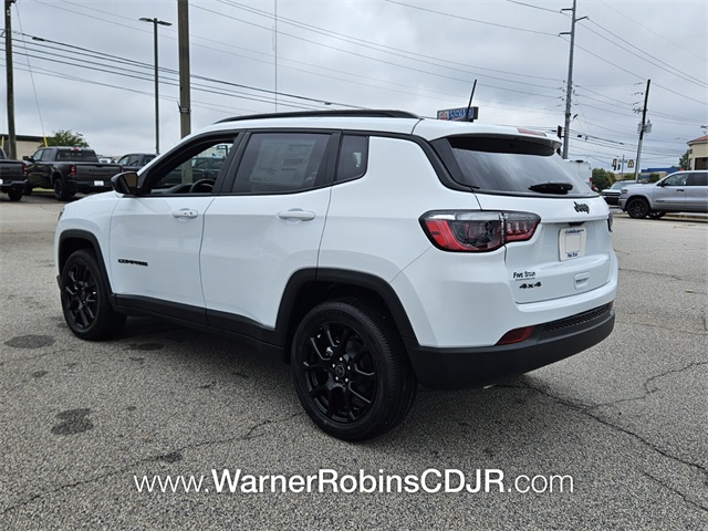 2026 Jeep Compass Latitude Altitude photo 9