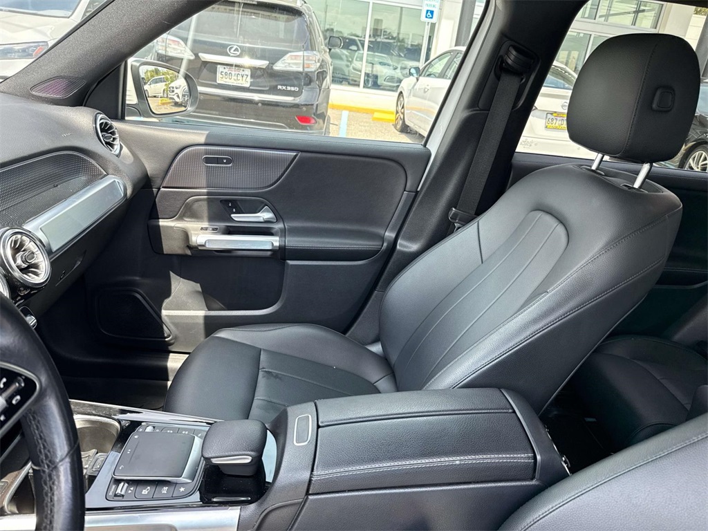 2022 Mercedes Benz GLB 250 photo 12