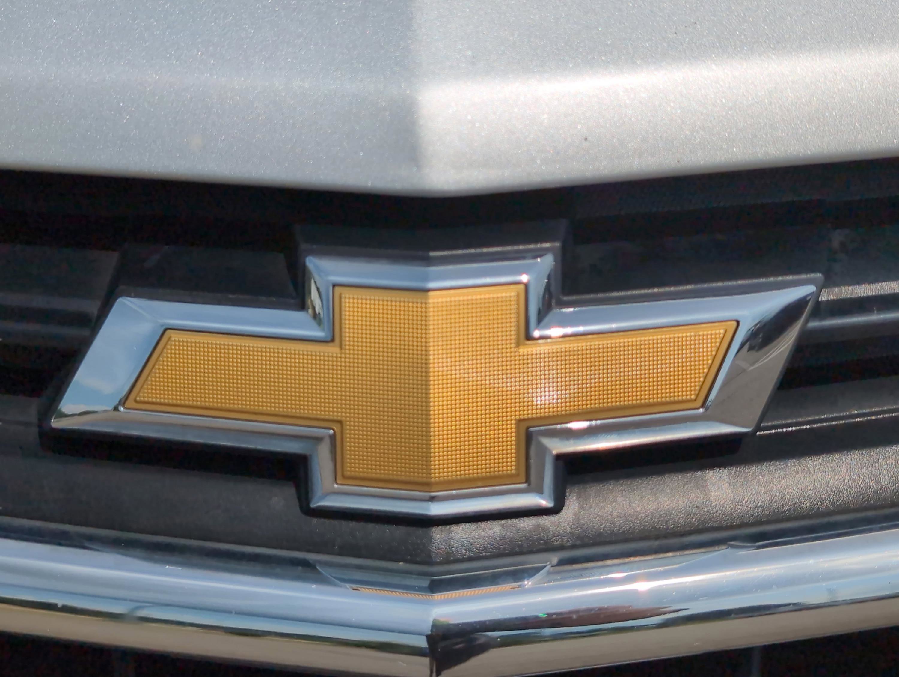 2021 Chevrolet Equinox LT photo 3