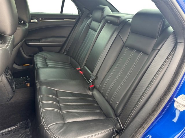 2018 Chrysler 300 photo 13