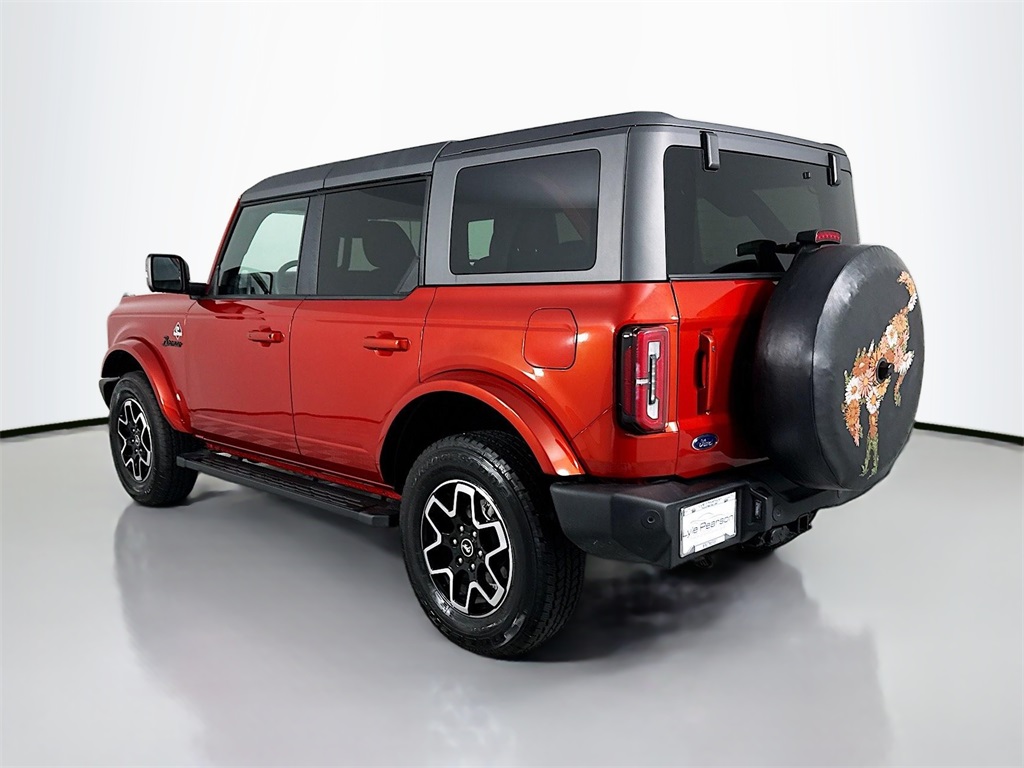 2024 Ford Bronco Outer Banks photo 3