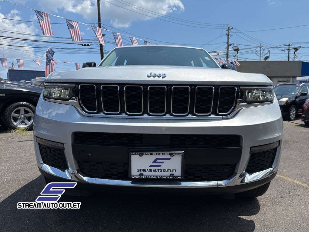 2022 Jeep Grand Cherokee Limited photo 2