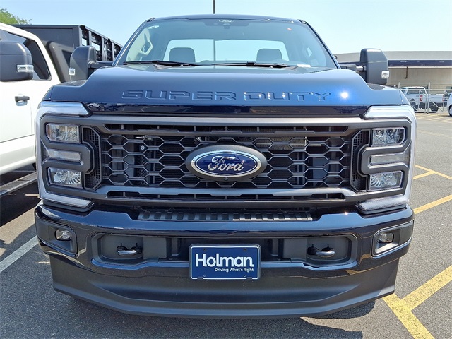 2025 Ford F-350 photo 2