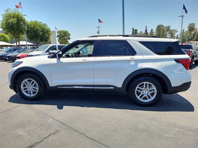 2025 Ford Explorer photo 25