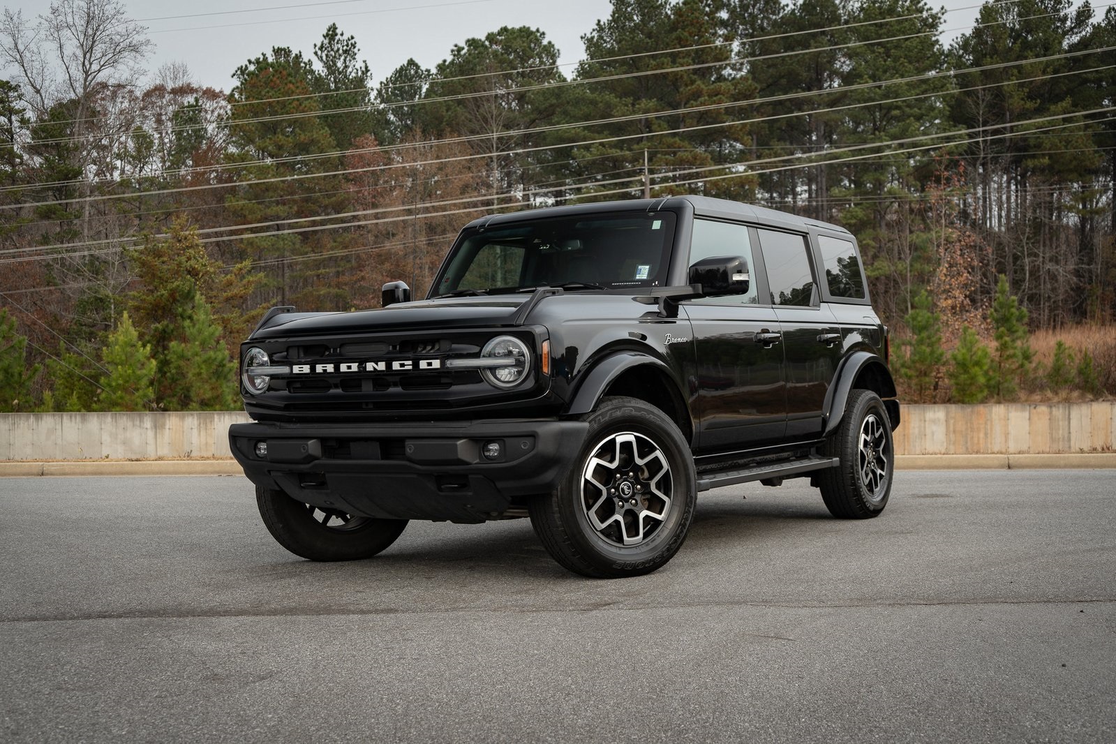 2022 Ford Bronco 4-Door Outer Banks's photo