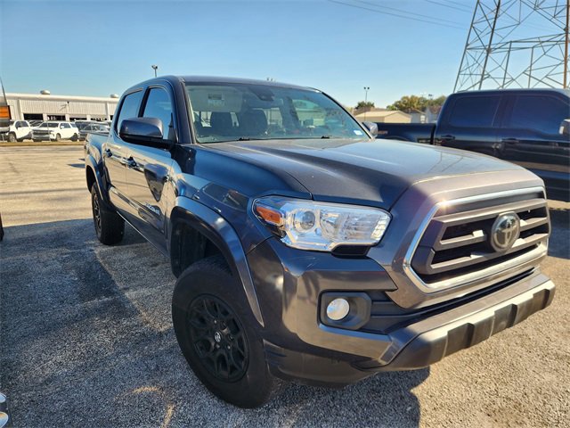 2022 Toyota Tacoma SR5's photo