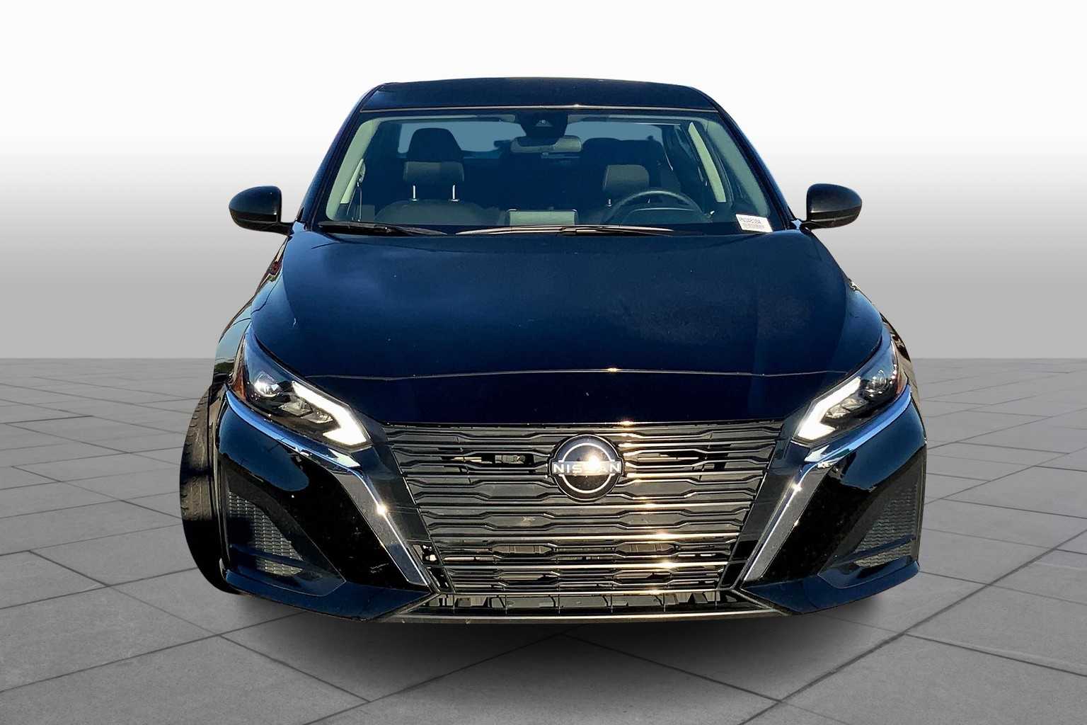 2024 Nissan Altima 2.5 SV photo 3