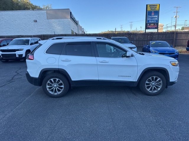 2019 Jeep Cherokee Latitude photo 2