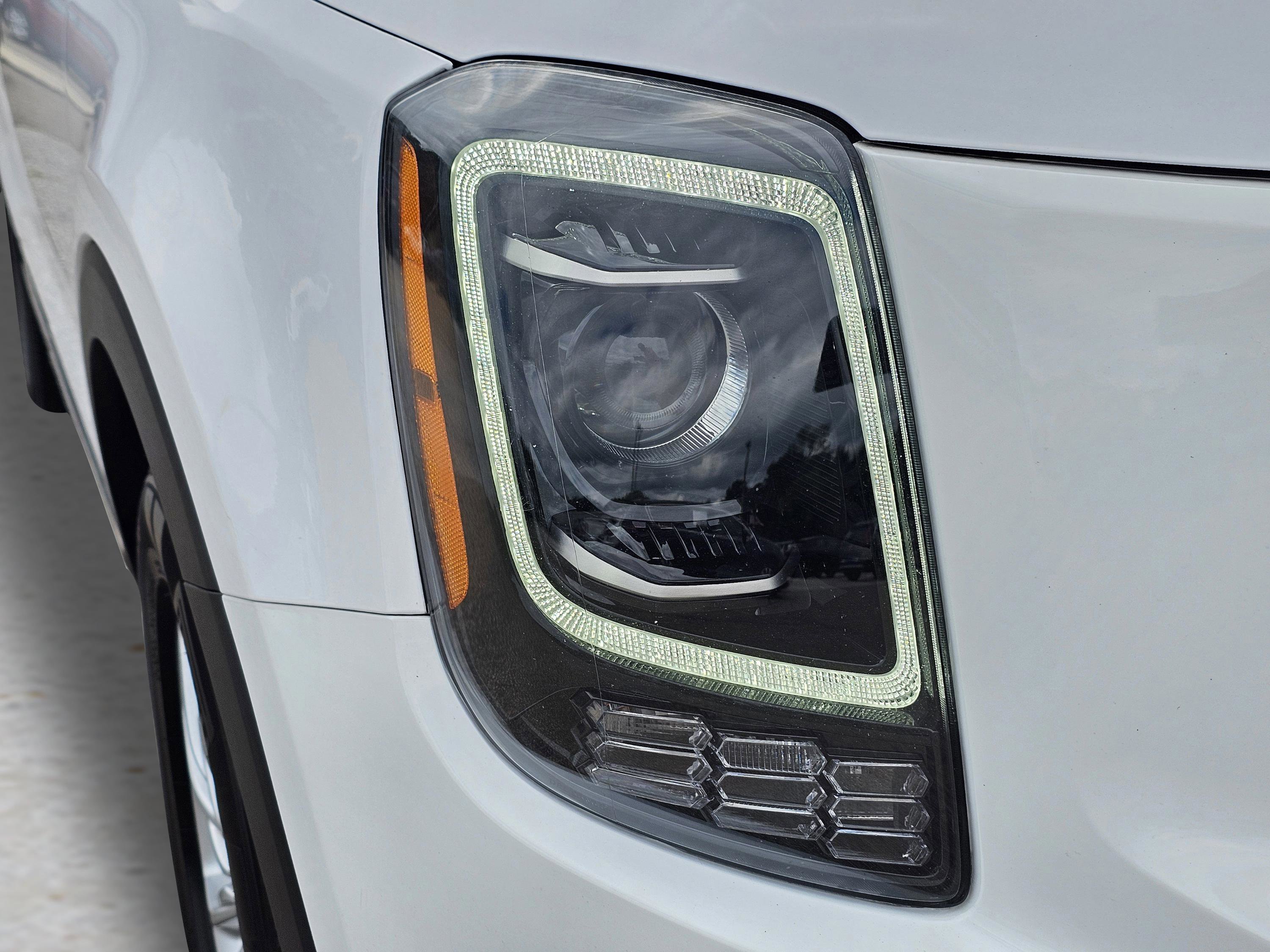 2022 Kia Telluride LX photo 4