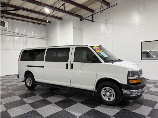 2019 Chevrolet Express Passenger LT