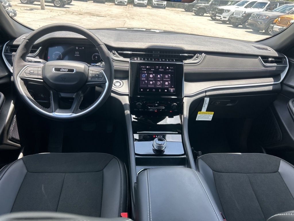 2025 Jeep Grand Cherokee Altitude X photo 31