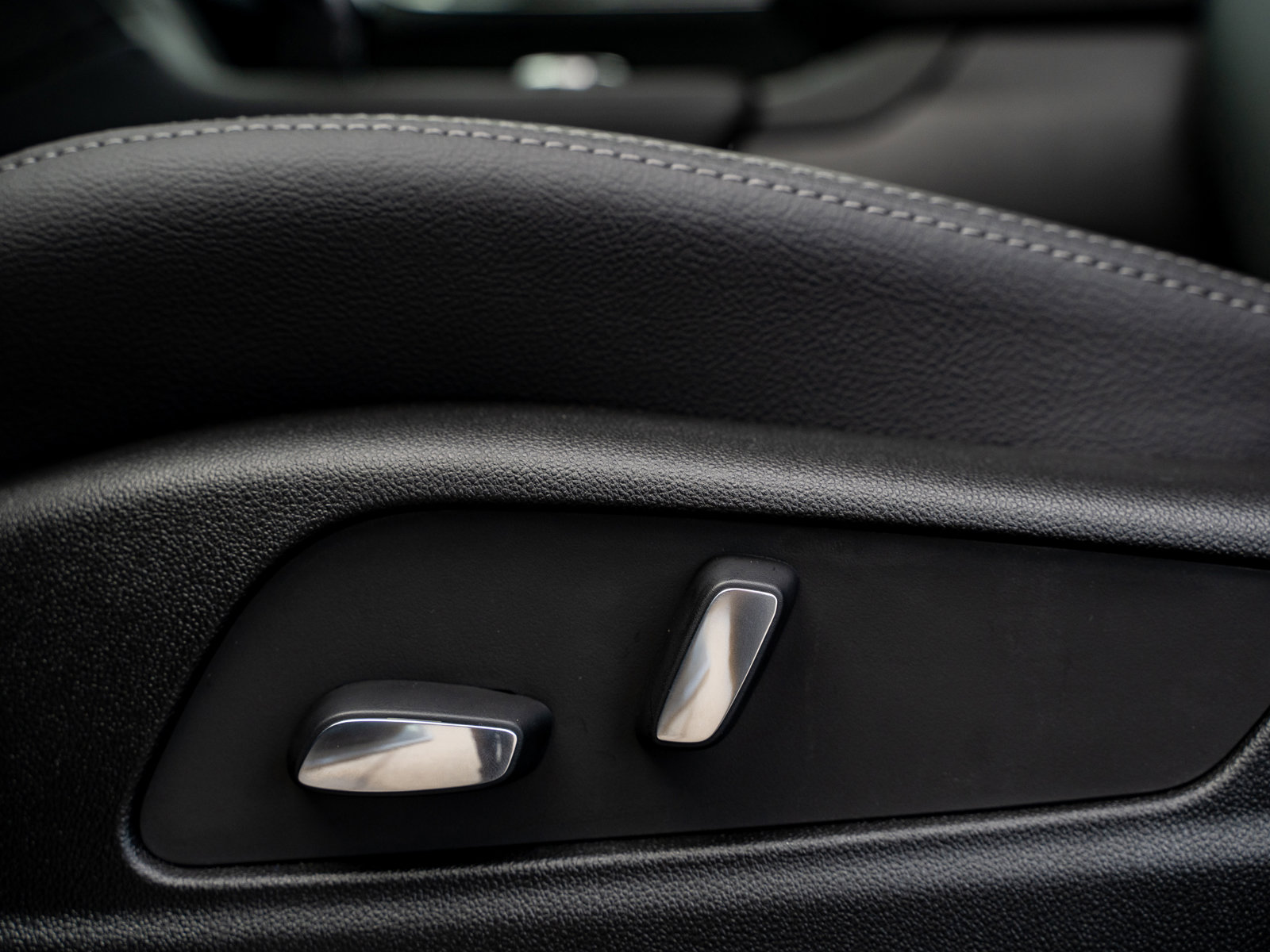 New 2024 Cadillac XT5 AWD Luxury Heated Front Seats Dual Zone Auto Climate Control Front