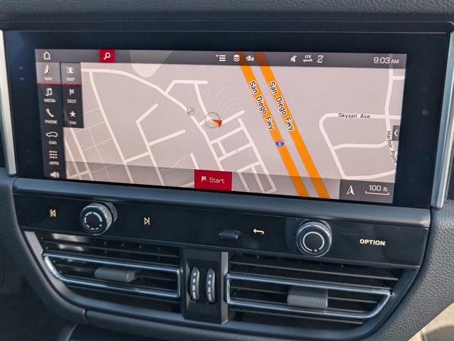 2023 Porsche Macan T photo 14