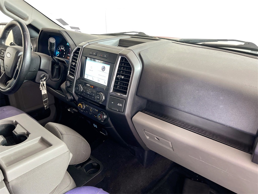 2016 Ford F-150 XLT photo 25
